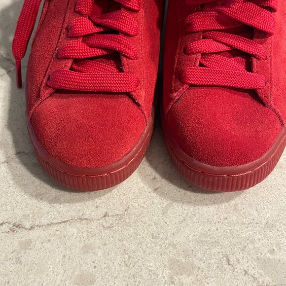 New NNB Puma Suede Classic Full Mono Red Womens Size 6.5 US Sneaker 381587-01 - Picture 2 of 6